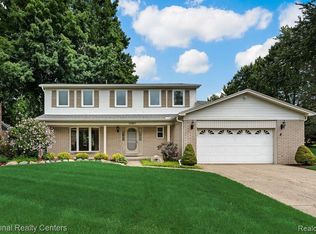 3260 Tamarron Dr, Rochester Hills, MI 48309