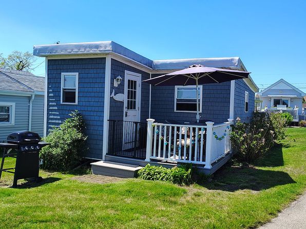 64 Burnside Ave #72