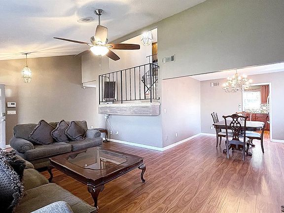 3rd image of 2108 Cody Ct