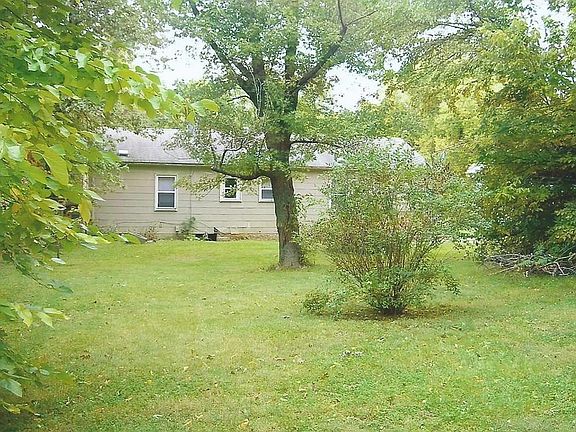 5th image of 7527 Olive St