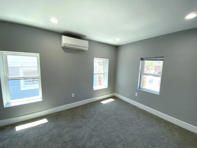 308 S Washington St — Photo 18