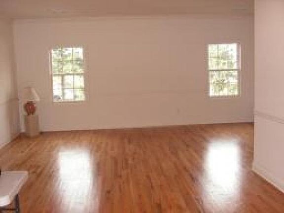 5th image of 275 Pompton Ave #275