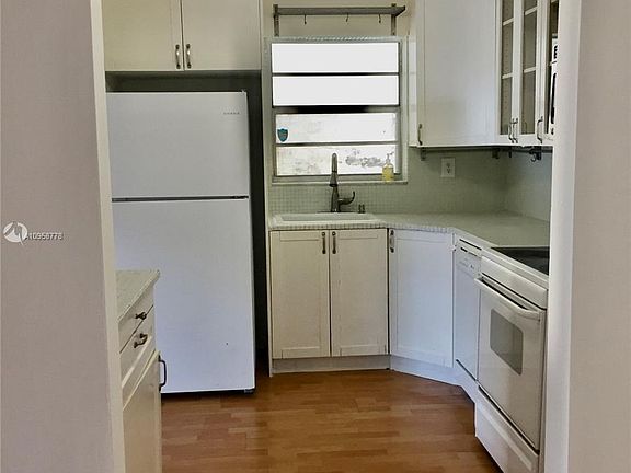 4th image of 947 Lenox Ave APT 205