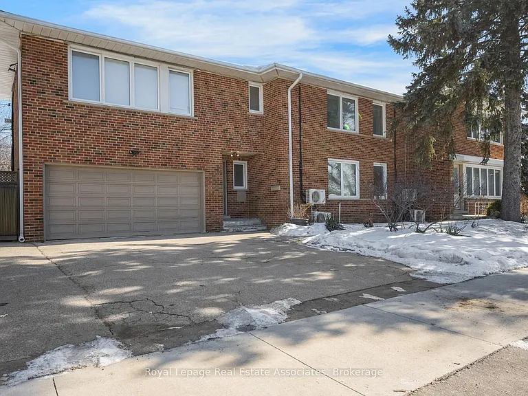 49 Bemersyde Dr #A — Photo 18