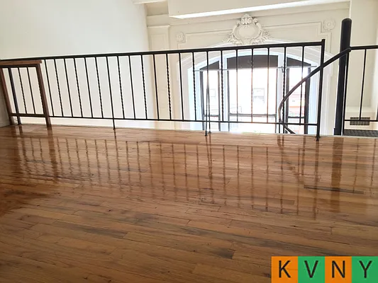 Rented by KVNY Soho | media 16