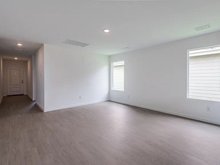 538 Montclair Ave — Photo 5