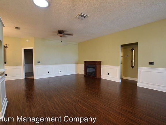 4th image of 899 E Charing Cross Cir