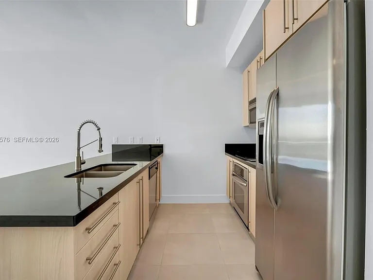 79 SW 12th St #2302 — Photo 14