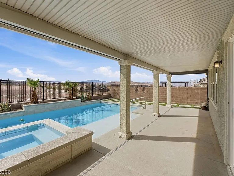 2599 Tolmezzo St — Photo 46
