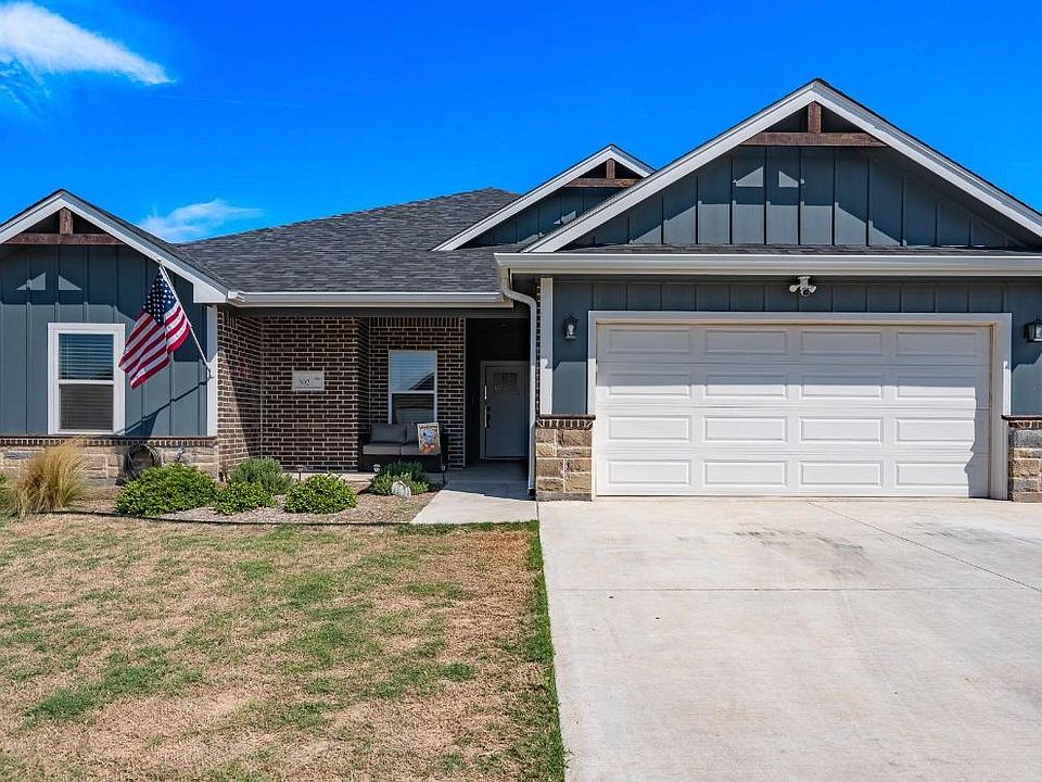 1st image of 302 Sophia Ln
