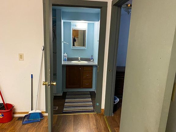 3rd image of 43 Rogge St