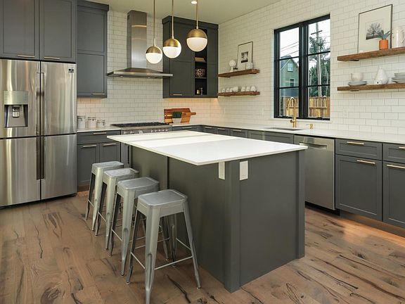 5th image of 924 Willow Glen Way