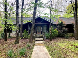 2903 Edwards Point Rd, Signal Mountain, TN 37377
