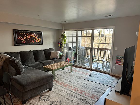 3rd image of 330 Overlook Dr