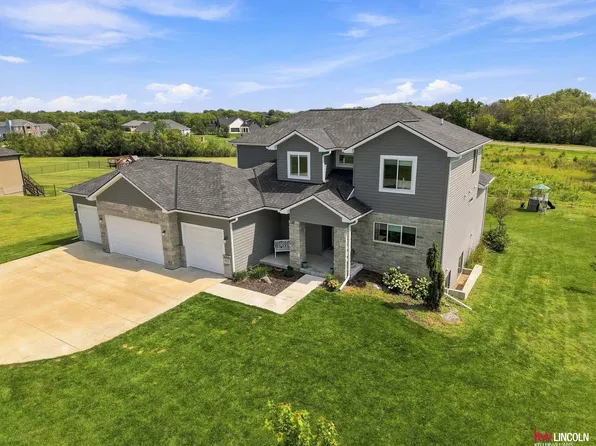 2975 Twin Pines Rd, Lincoln, NE 68523