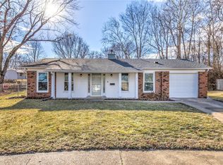 2580 Oakwood Manor Dr, Florissant, MO 63031