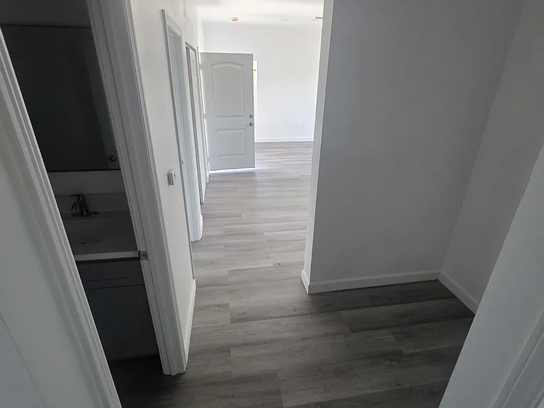 1265 Windsor Dr — Photo 29