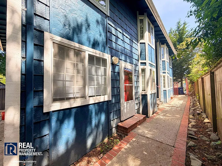 630-632 S State St Tacoma — Photo 21