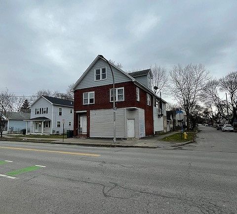 3rd image of 387 Jay St