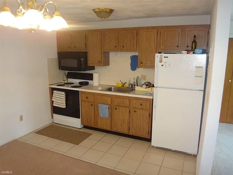 7 Meridian St — Photo 4