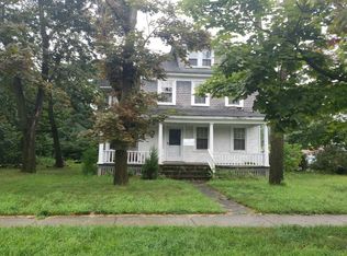 148 Connetquot Ave, East Islip, NY 11730