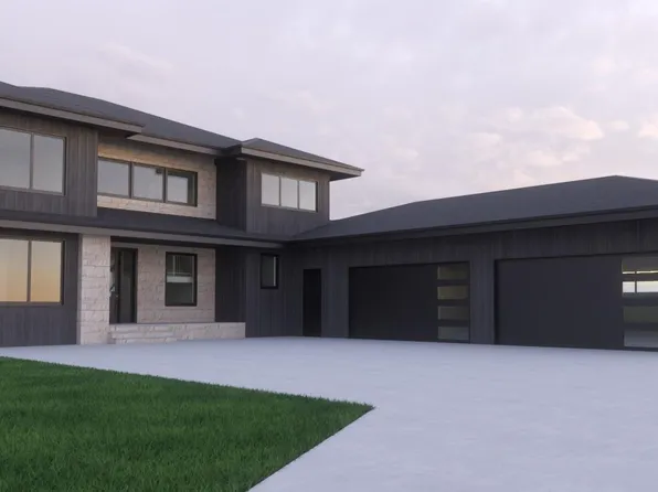 5557 31st St S, Fargo, ND 58104