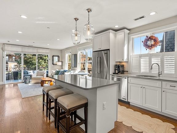 2nd image of 788 E 4th St #3