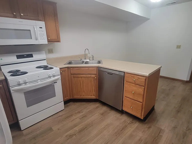 3548 Bethel Dr — Photo 4