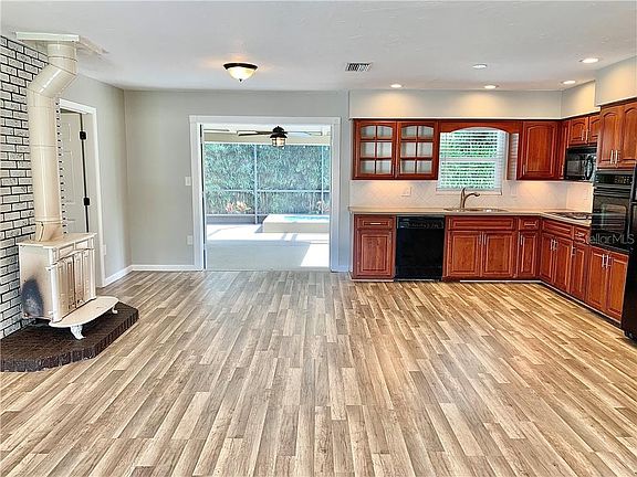4th image of 2843 W Rainbow Cir