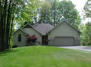 9330 E Circle Dr, Stanwood, MI