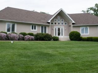 207 Country Rd, Yorkville, IL 60560