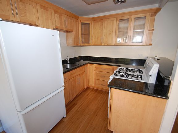 2nd image of 2224 Jefferson Ave #A