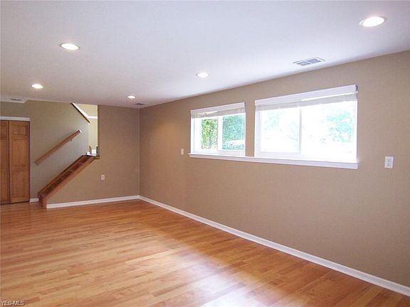 5th image of 2199 Bryn Mawr Dr