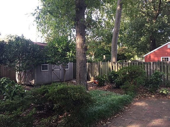 5th image of 9441 Willow Ct