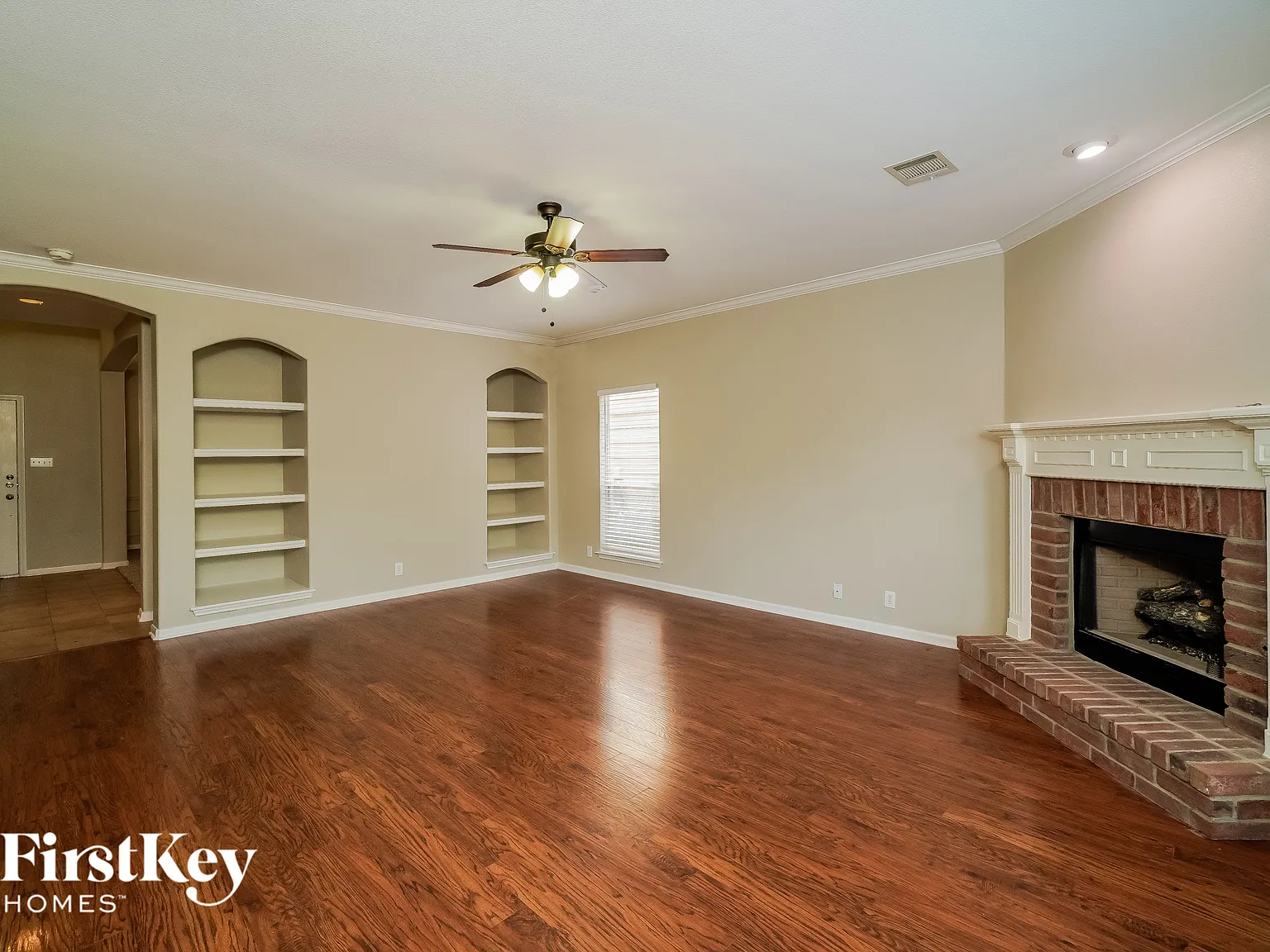4 bed, 2.5 bath, 2670 sqft, $2,155 — Photo 3
