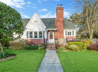 293 Litchfield Ave, Babylon, NY 11702