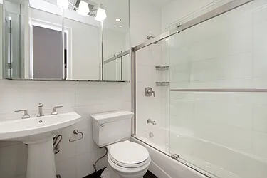 Rented by R New York