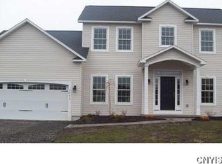 4841 Copperfield Rd, Syracuse, NY 13215