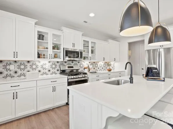 193 Holsworthy Dr, Mooresville, NC 28115