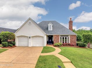 12 Autumn Hill Dr, Jackson, MS 39211