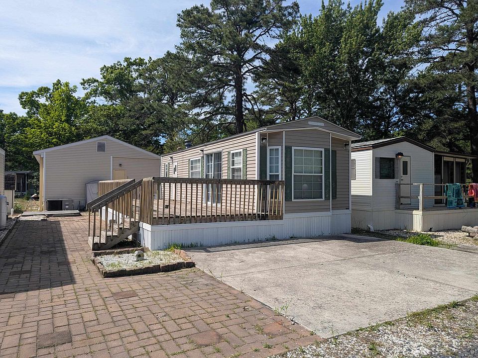 1st image of 58 Elm St Lot 3