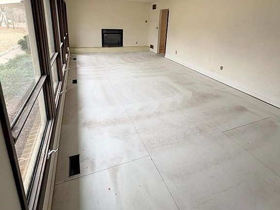 4th image of 3007 Suffolk Ln