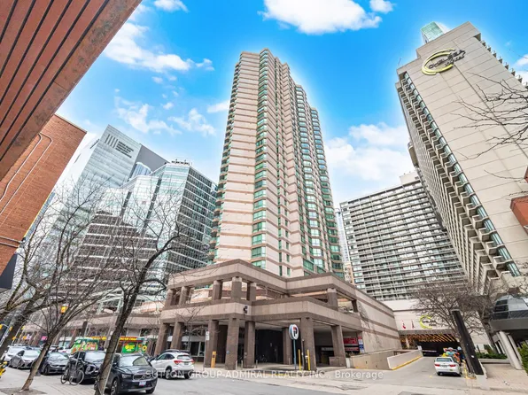 38 Elm St #3413, Toronto, ON M5G 2K5