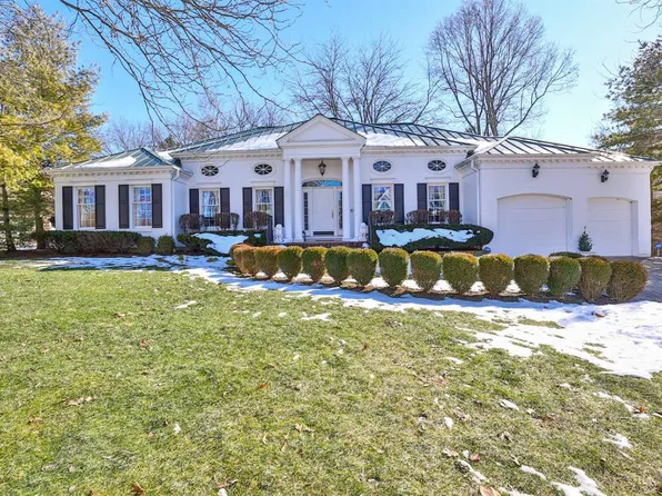 137 Lakeview Ct, Loveland, OH 45140