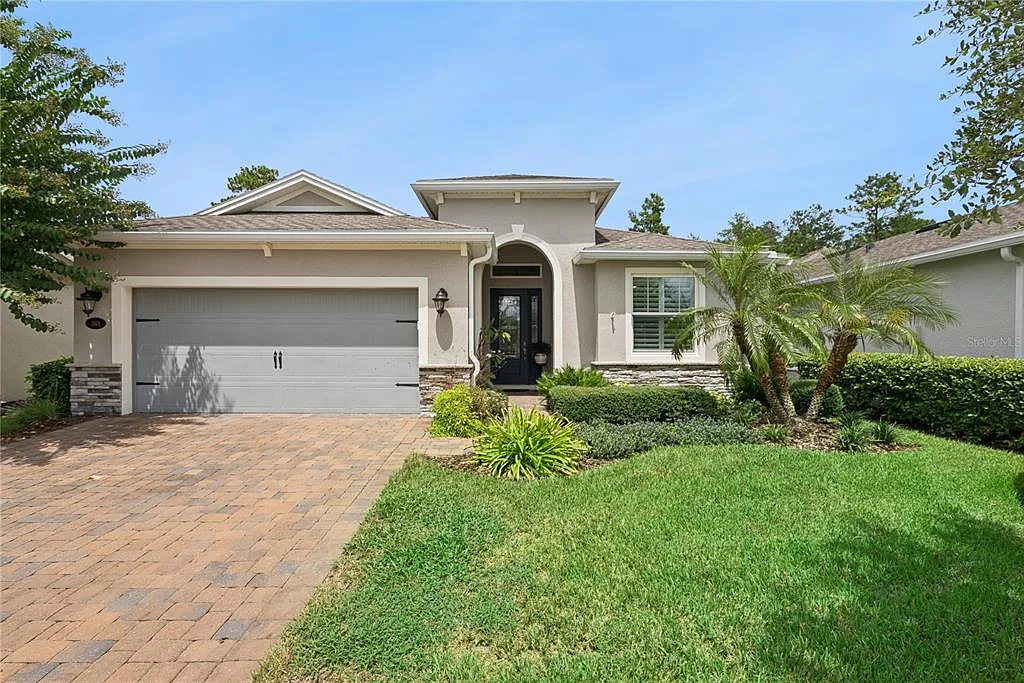 3 bed, 3.0 bath, 2185 sqft, $2,500 — Photo 1