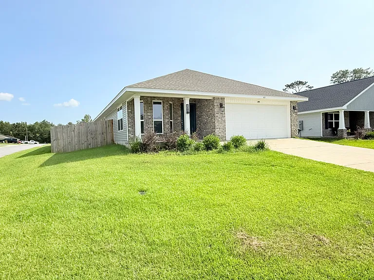 601 Sand Pine Dr — Photo 2