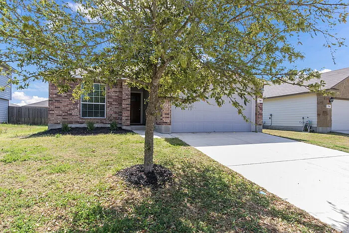 3 bed, 2.0 bath, 1553 sqft, $1,695 — Photo 2