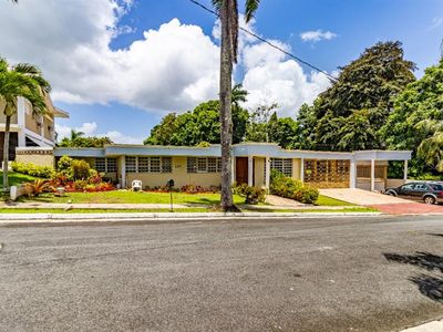 Guadalquivir Street Urb El Paraiso Oeste, San Juan, PR, 00926