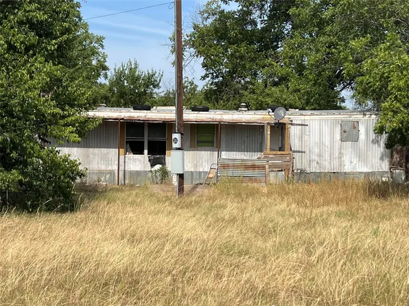 807 E 9th St, Coleman, TX 76834