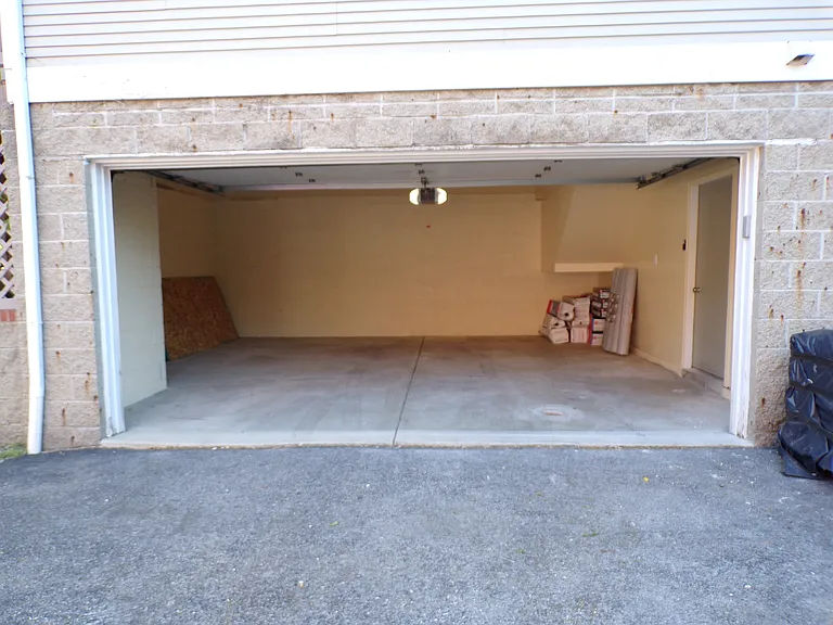 79 Wilber Ave — Photo 15